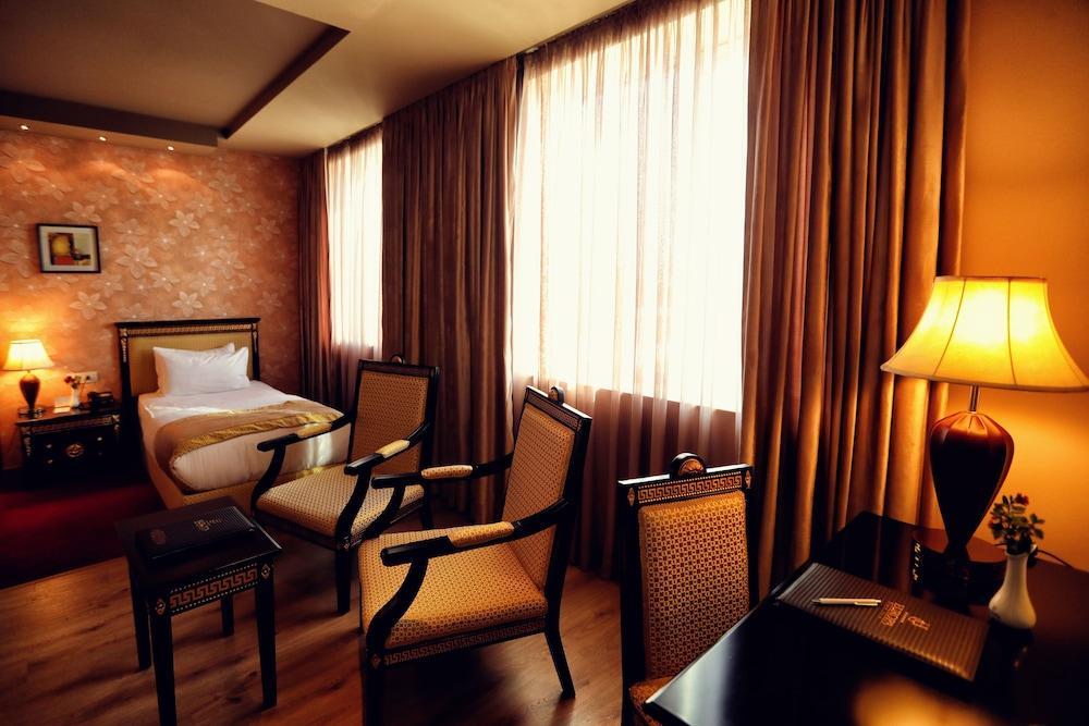 שקודר Grand Hotel Europa מראה חיצוני תמונה