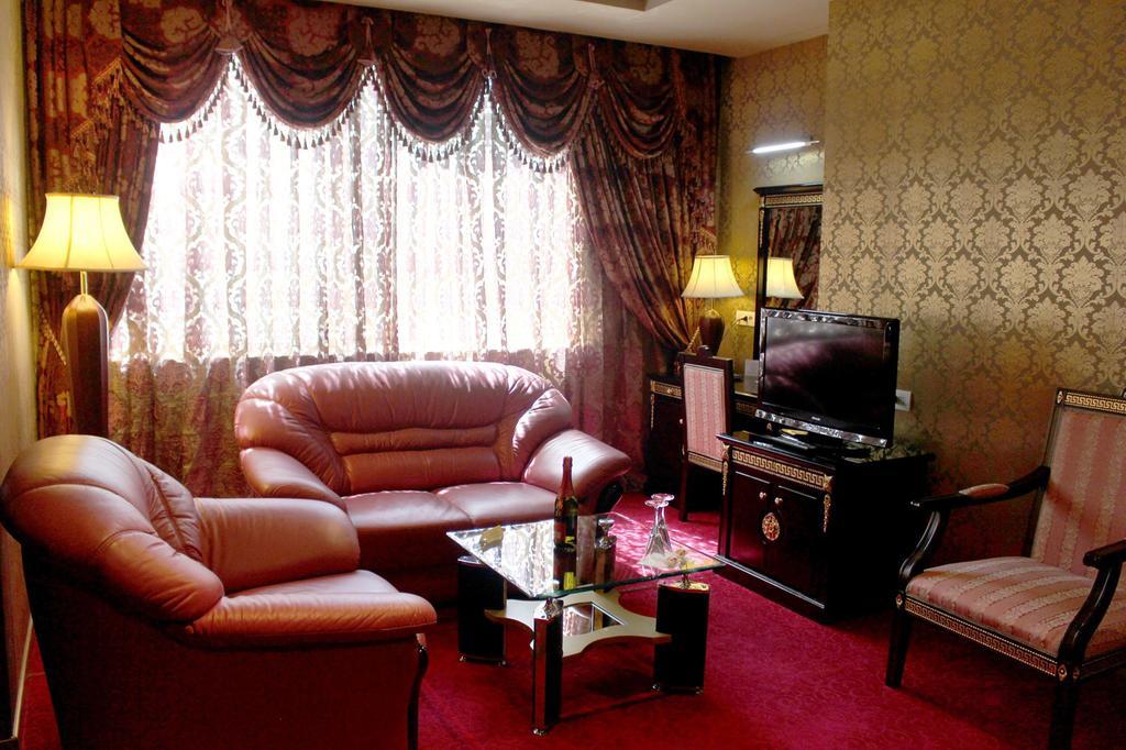שקודר Grand Hotel Europa מראה חיצוני תמונה